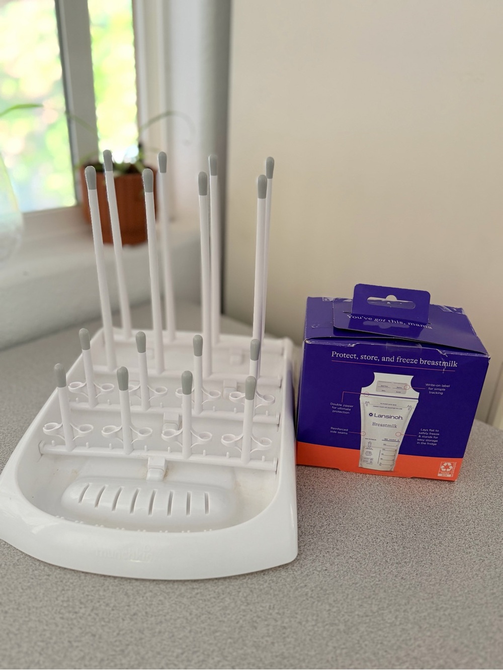 Munchkin Fold Deluxe Bottle Drying Rack + Lansinoh Milk Storage Bags Lot